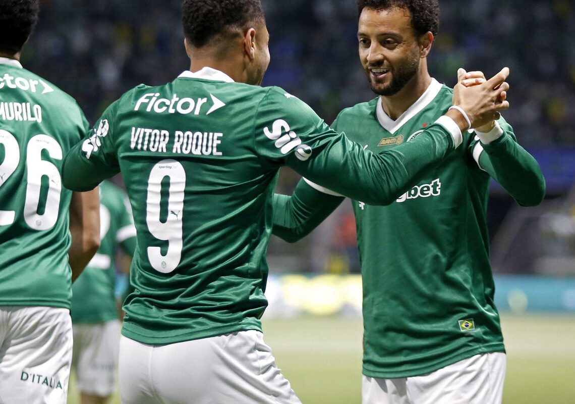 Brasileiro: Palmeiras joga no ritmo de Vitor Roque e goleia o Inter