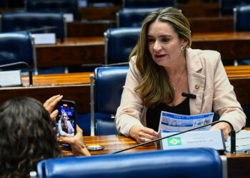 Augusta Brito é a nova procuradora especial da Mulher no Senado — Senado Notícias