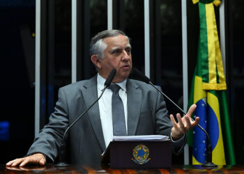 Izalci defende PEC para garantir autonomia financeira ao DF — Senado Notícias