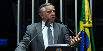 Izalci defende PEC para garantir autonomia financeira ao DF — Senado Notícias