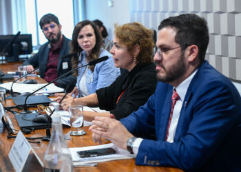 debatedores reiteram que o Fundeb é fundamental para a educação pública — Senado Notícias
