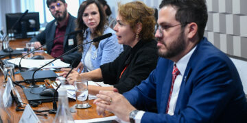 debatedores reiteram que o Fundeb é fundamental para a educação pública — Senado Notícias