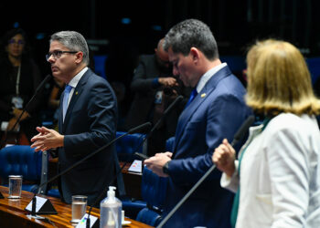 Após execução de delegado, senadores cobram projetos contra o crime organizado — Senado Notícias