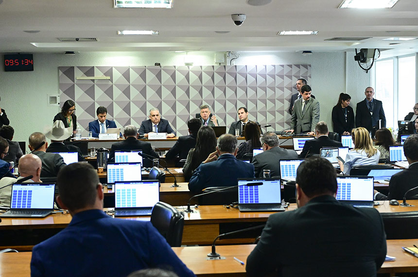 CPMI do INSS aprova 174 requerimentos; convocações de ministros viram convites — Senado Notícias