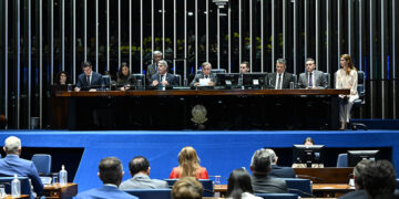 Sessão destaca importância social do Sistema S — Senado Notícias