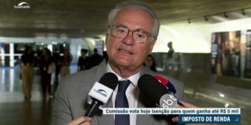 Renan Calheiros destaca impacto de projeto que isenta IR para até R$ 5 mil — Senado Notícias