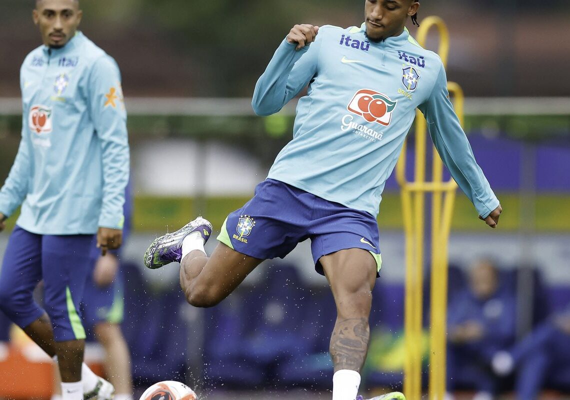 Brasil enfrenta Bolívia em seu último compromisso pelas Eliminatórias