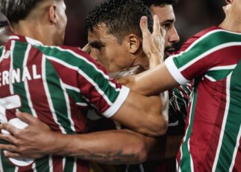 Fluminense derrota Bahia por 2 a 0 e avança na Copa do Brasil