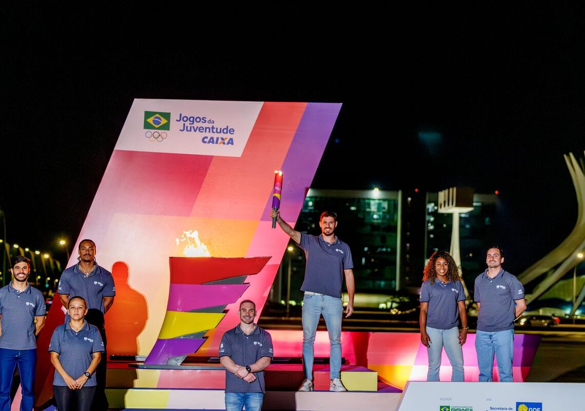 Jogos da Juventude são abertos oficialmente com acendimento da pira