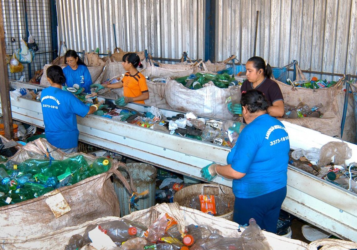 Produção de plástico reciclado no Brasil cresceu 8% em 2024