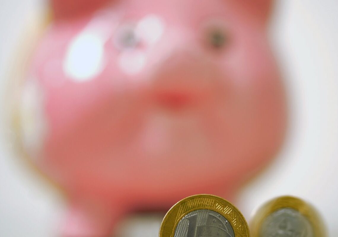 Poupança tem retirada líquida de R$ 7,6 bilhões em agosto