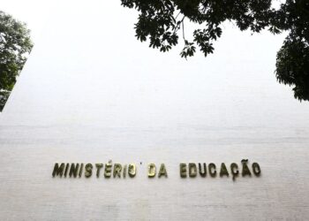 Sai lista de cursos superiores semipresenciais autorizados pelo MEC