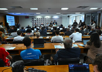 CAS volta a debater exame de proficiência para médicos — Senado Notícias