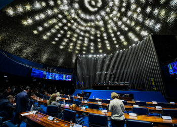 Plenário aprova homenagem pelos 52 anos da entidade dos Procuradores da República — Senado Notícias