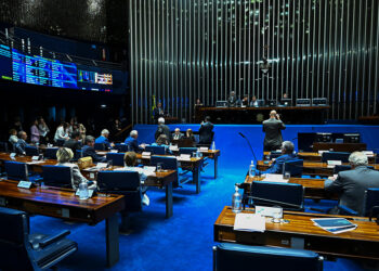 Senado aprova regras mais rígidas para devedor contumaz — Senado Notícias