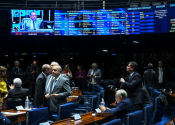 Aprovado projeto que unifica em oito anos o prazo de inelegibilidade — Senado Notícias