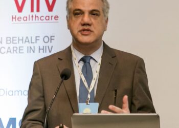 Covid-19 continua acontecendo, alerta infectologista