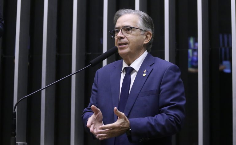 Câmara aprova nova regra de incidência tributária para serviços de guincho, guindaste ou içamento – Notícias