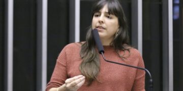 Comissão aprova projeto que prevê mais vagas de estacionamento para pessoa idosa – Notícias