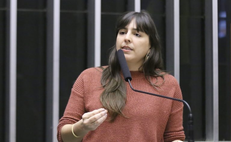 Comissão aprova projeto que prevê mais vagas de estacionamento para pessoa idosa – Notícias