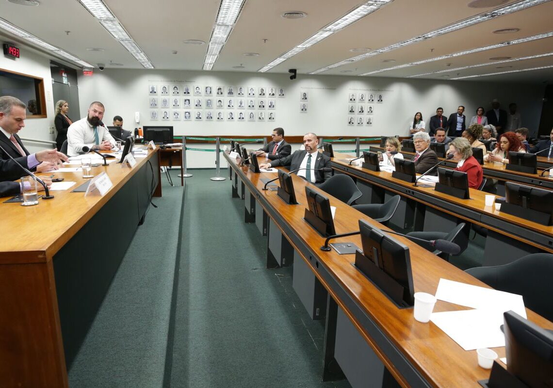 Conselho de Ética da Câmara instaura processo contra Eduardo Bolsonaro