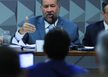 Lupi diz que governo acompanhava, mas não tinha dimensão das fraudes no INSS