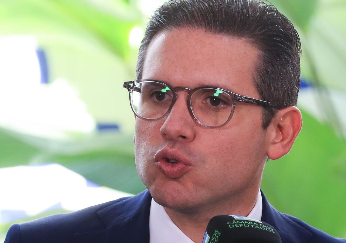 Motta pauta PEC que dificulta denúncias criminais contra parlamentares