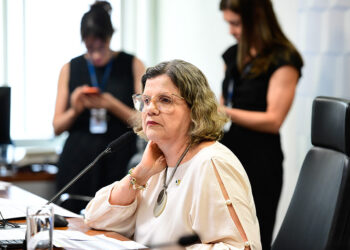 Contrato especial de trabalho para pesquisadores segue ao Plenário — Senado Notícias
