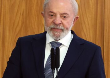 Derrubada de MP é derrota imposta ao povo brasileiro, diz Lula