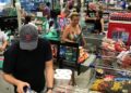 Preços dos alimentos caem pelo 4º mês consecutivo, diz IBGE