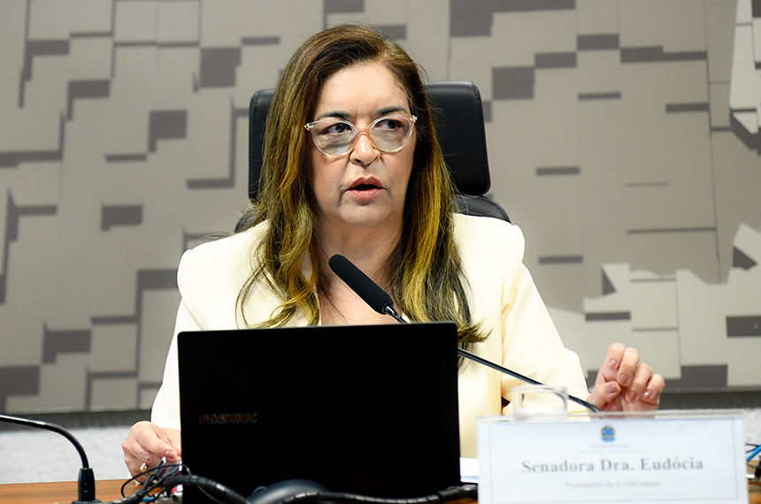 Subcomissão debate na terça financiamento para vacina contra o câncer — Senado Notícias