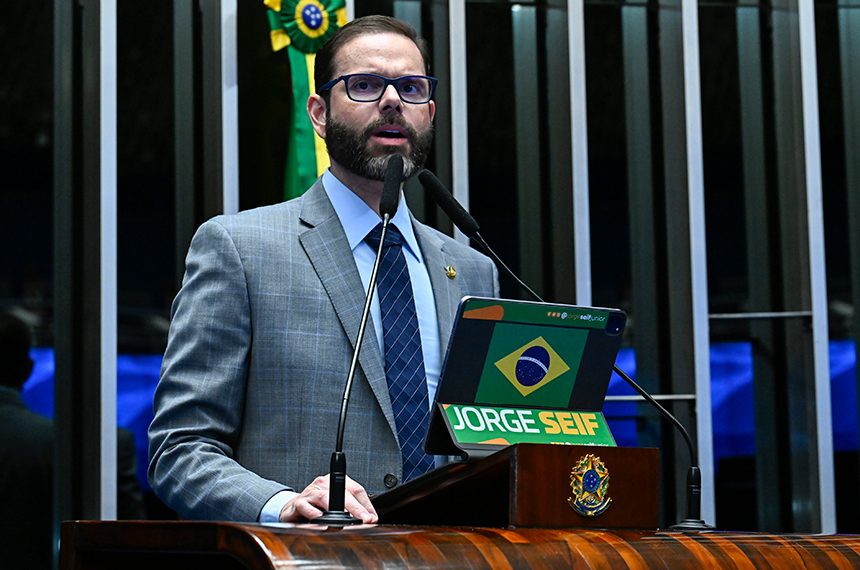 Seif alerta para riscos da superexposição de jovens — Senado Notícias