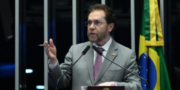 Plínio pede urgência para proposta que garante segurança e gratuidade do Pix — Senado Notícias