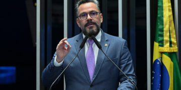 Alan Rick pede derrubada de veto que limita incentivo a doações de alimentos — Senado Notícias