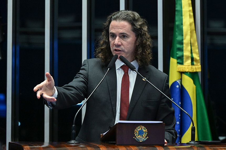 Veneziano destaca avanços do Hospital de Amor em Campina Grande (PB) — Senado Notícias