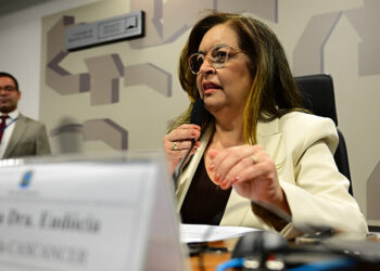 Debate aponta necessidade de investimentos em terapias contra o câncer — Senado Notícias