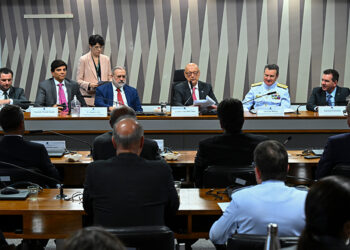 Senado instala Frente Parlamentar da Economia do Mar