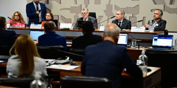 Senadores cobram agilidade na regulamentação do mercado de carbono — Senado Notícias