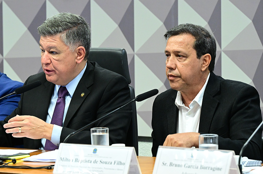 Presidente do Sindnapi permanece calado em depoimento à CPMI do INSS — Senado Notícias