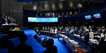 Carf completa 100 anos e é homenageado em sessão especial do Senado — Senado Notícias