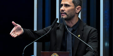 Cleitinho pede perdão a Bolsonaro e diz que entrevista foi tirada de contexto — Senado Notícias