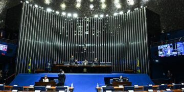 Isenção da taxa de verificação de taxímetros vai a sanção — Senado Notícias
