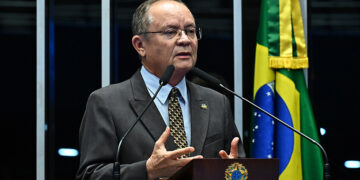 Zequinha comemora estudos para novo trecho da Ferrovia Norte-Sul — Senado Notícias