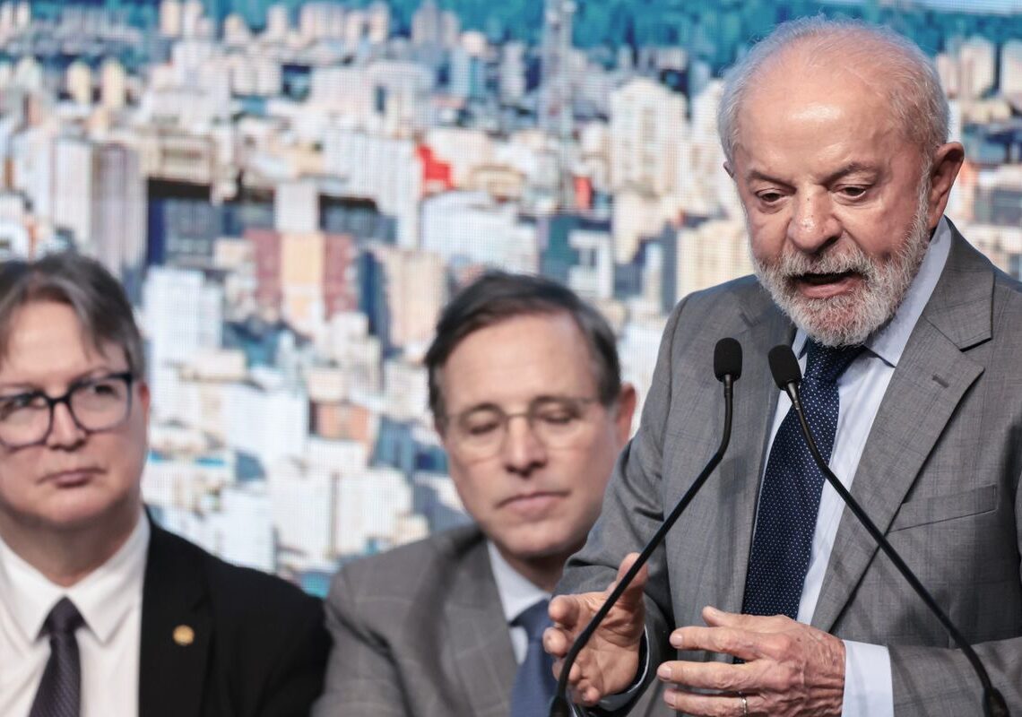 Lula critica decisão do Congresso de não taxar mais ricos, bets e fint