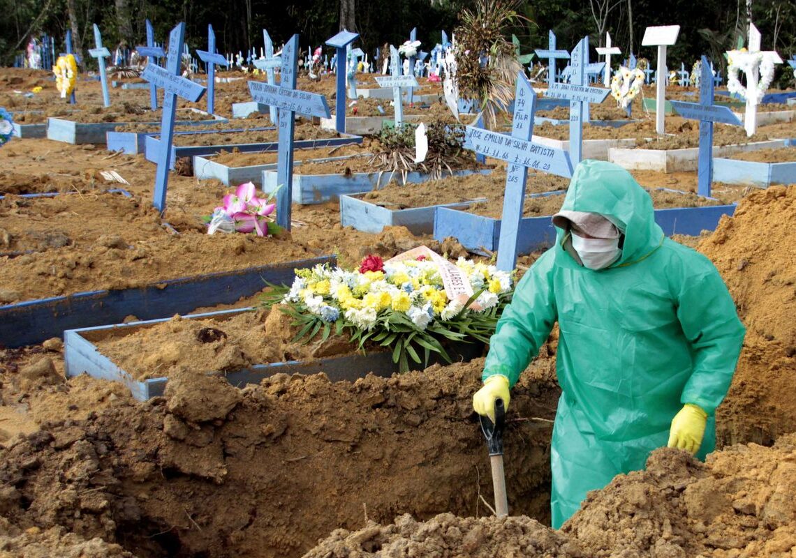 Covid-19 deixou 149 mil crianças e adolescentes órfãos em 2020 e 2021