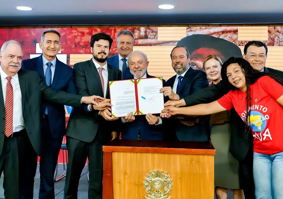 Lula sanciona gratuidade em conta de luz para famílias de baixa renda