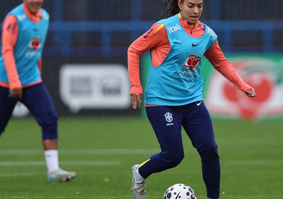 Meio-campista Angelina espera jogo difícil contra a Inglaterra