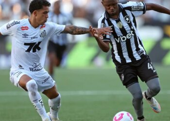 Botafogo fica duas vezes à frente, mas cede empate ao Santos no Rio