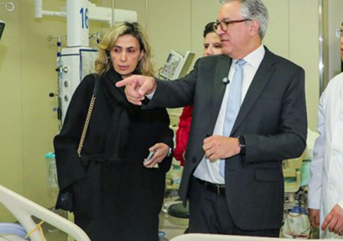 Padilha visita hospital inteligente na China