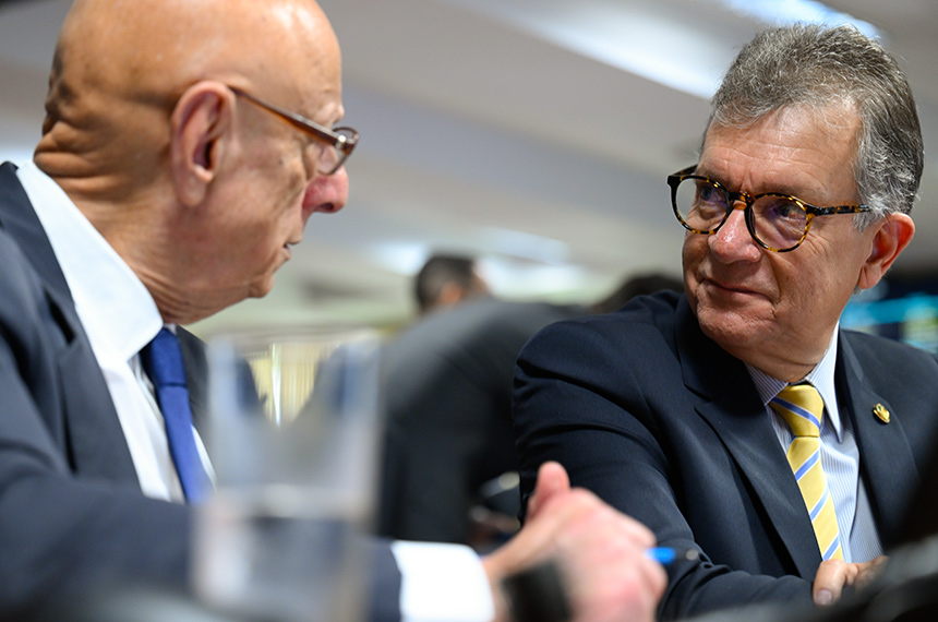 CAE elege senador Laércio Oliveira como vice-presidente — Senado Notícias